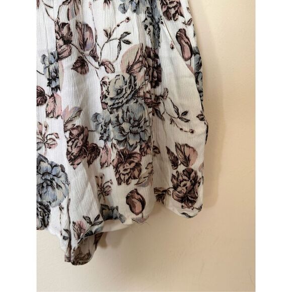 One Clothing White and Floral Print Shorts Romper with Peek-a-Boo Cap Sleeves Si - Picture 5 of 6